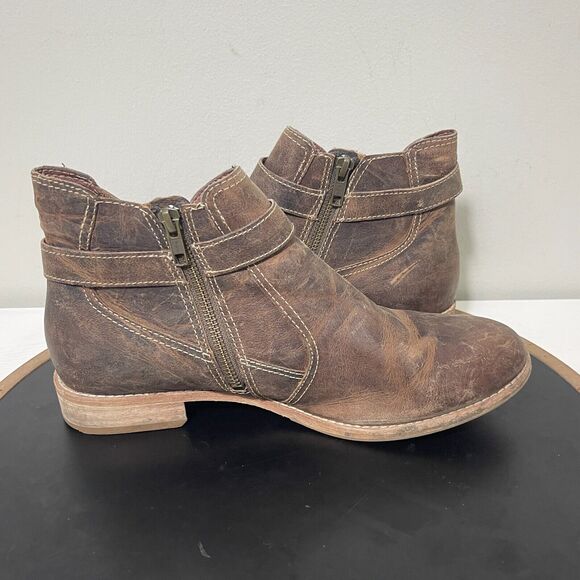 CAT Mazzy Mid Cut Slip On Ankle Boots Rugged Brown Leather Biker Bootie Women 10 - Picture 7 of 12